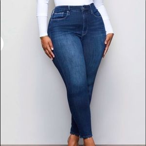 Good American jeans! The most comfortable jeans I’ve ever worn in my life!!!